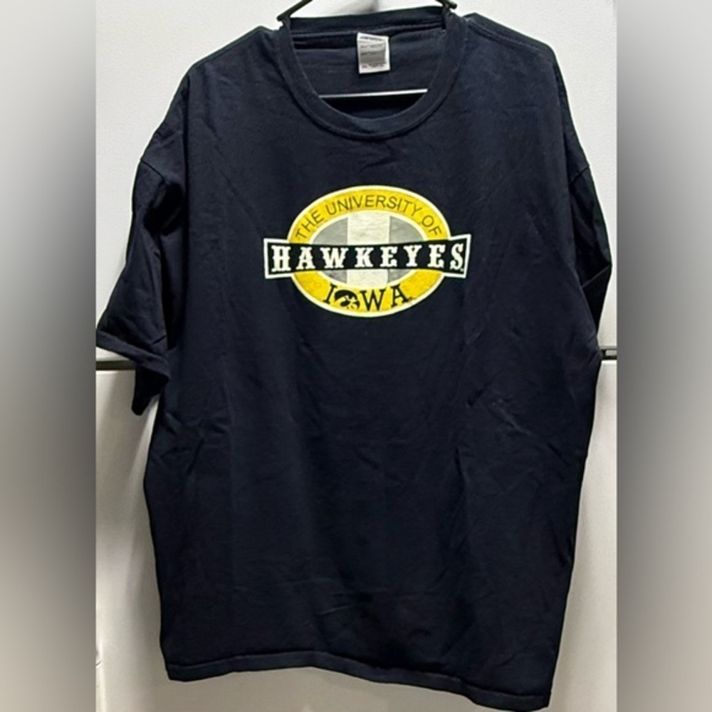 🪅Vintage 70’s Logo Iowa Hawkeyes Black Cotton T-shirt